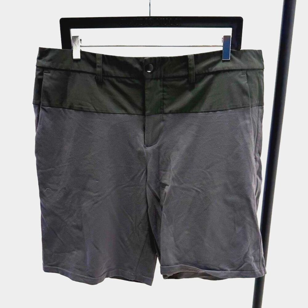 LuLuLemon gray golf short